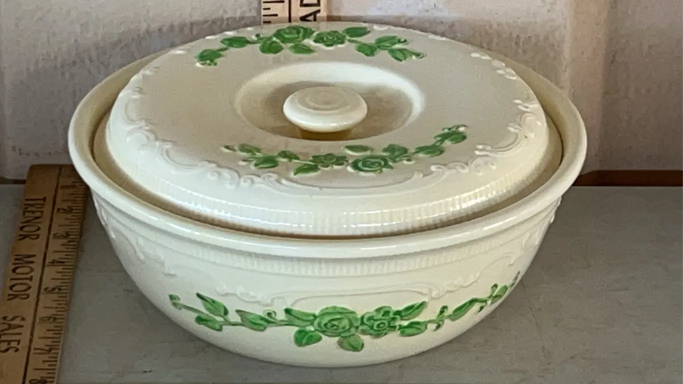 Vintage Homer Laughlin Oven Serve U.S.A. Covered Baking Dish Green Flowers