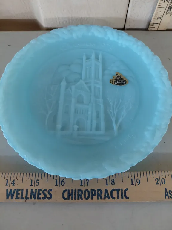 Christmas 1978 Fenton Plate The Church Of The Holy Trinity 8''