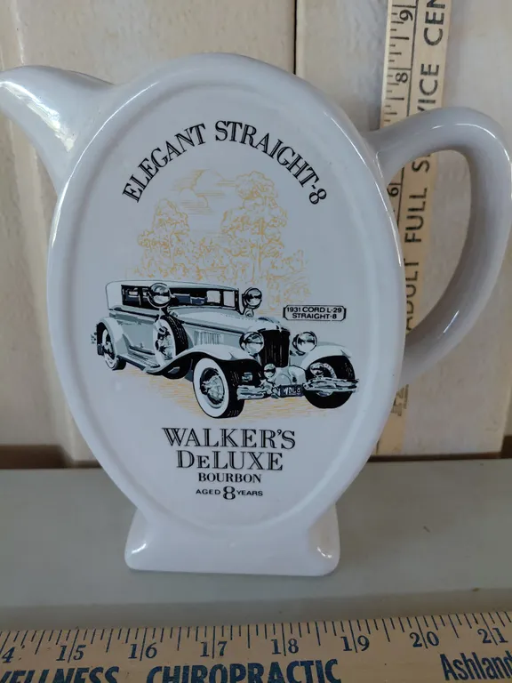 Vintage Walkers Deluxe Bourton Elegant Straight-8 Pottery Pitcher 7.75" Tall