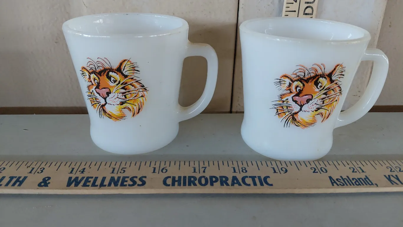 2 Vintage Anchor Hocking/Fire King 1960s Esso "Put A Tiger In Your Tank" Mugs