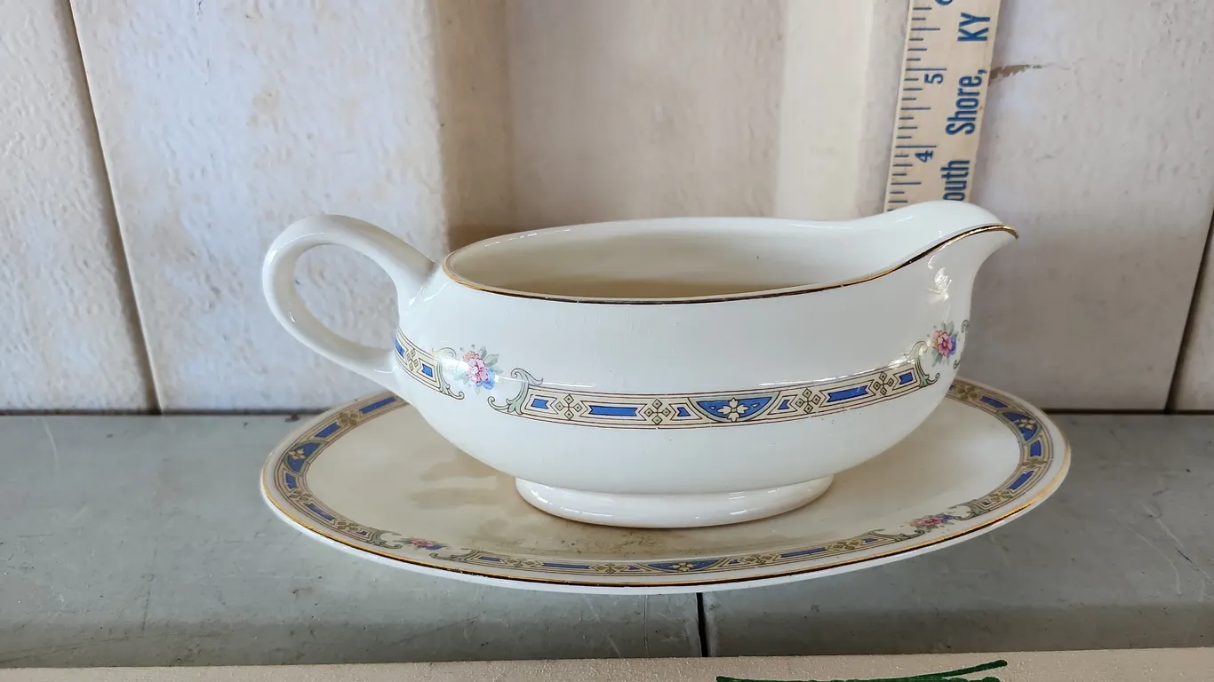 Vintage Crooksville U.S.A. #1239 Gravy Boat W/Tray