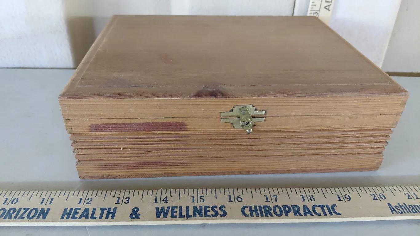 Vintage House Of Windsor Palmas Wood Cigar Box 9.5"X7.25"X3"