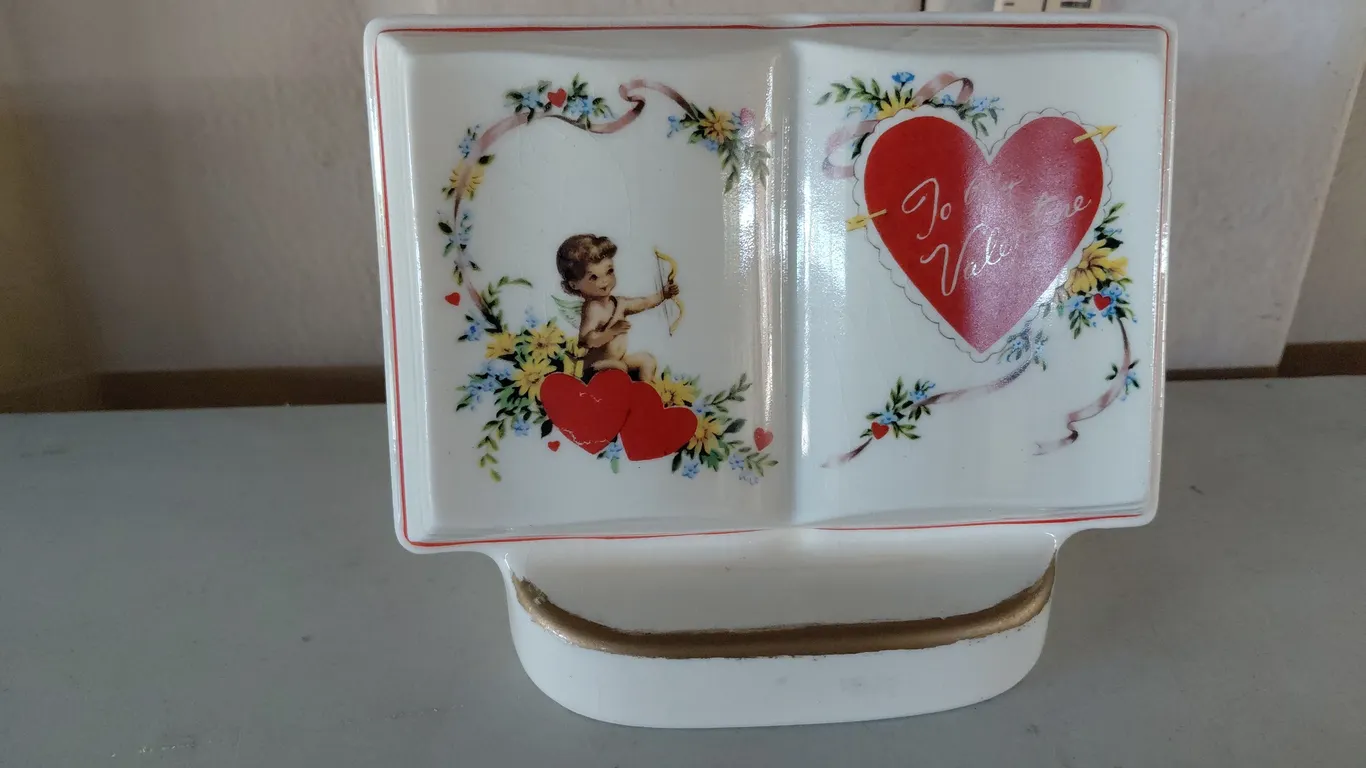 Vintage Brooks Of Remembrance By Royal Windsor Pottery Valentines Book Planter