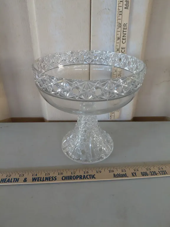 Early American Pattern Glass Pedestal Fruit Bowl 8''X8''