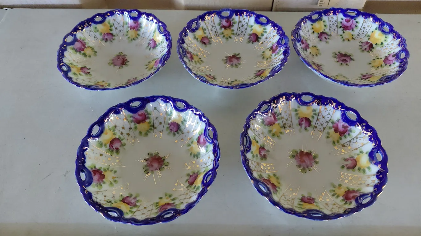 Set Of 5 Small Bowls 5''X1.25''