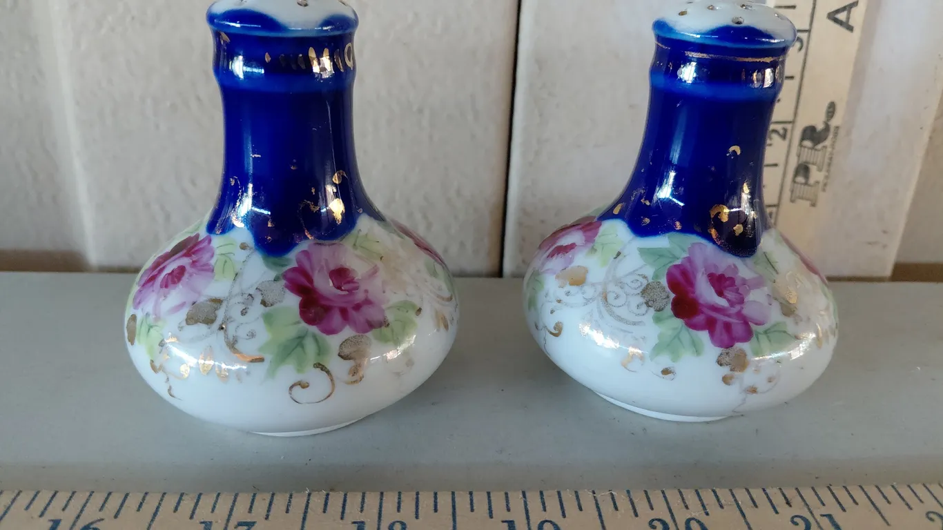 Vintage Handpainted Floral Salt/Pepper