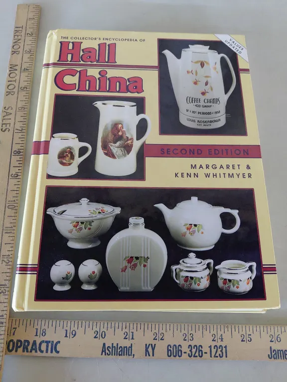 1997 Collector's Encyclopedia Of Hall China