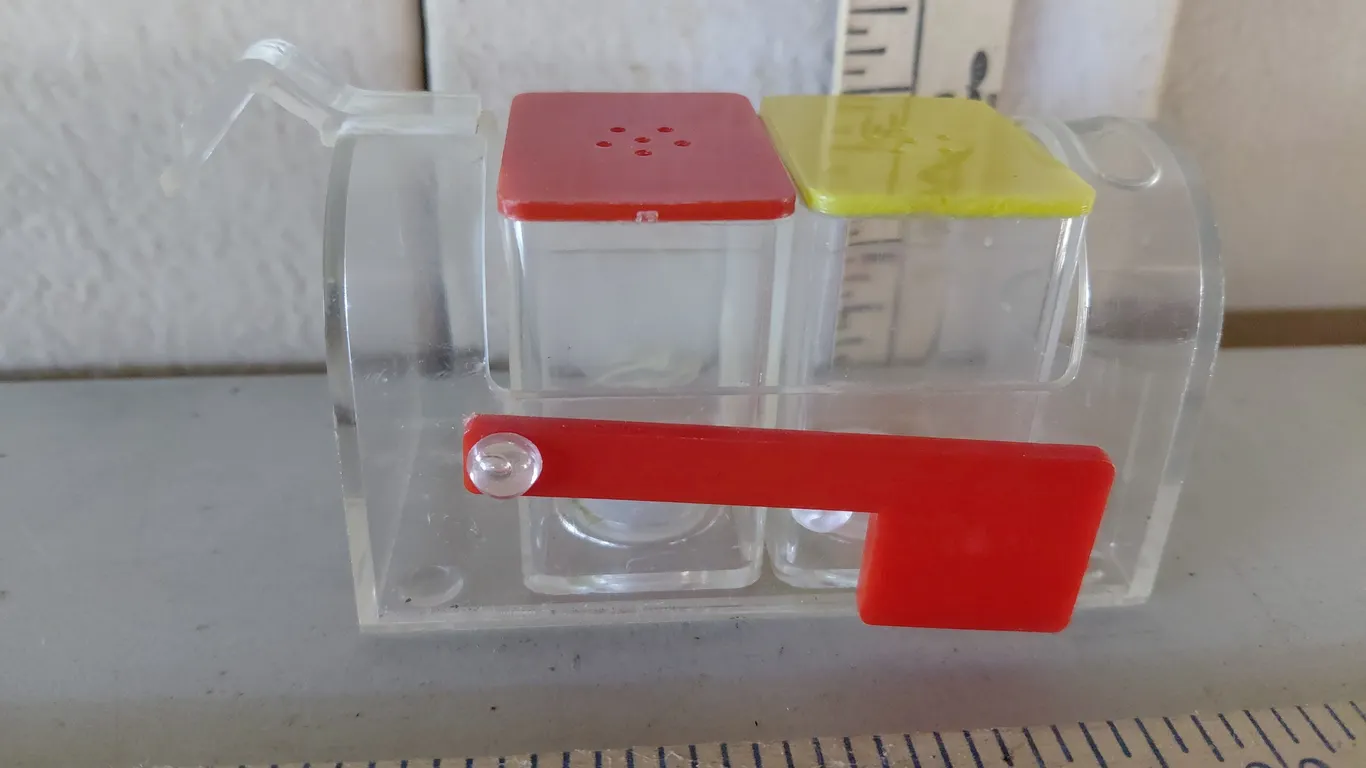 Plastic Mailbox Salt/Pepper W/Toothpick Holder