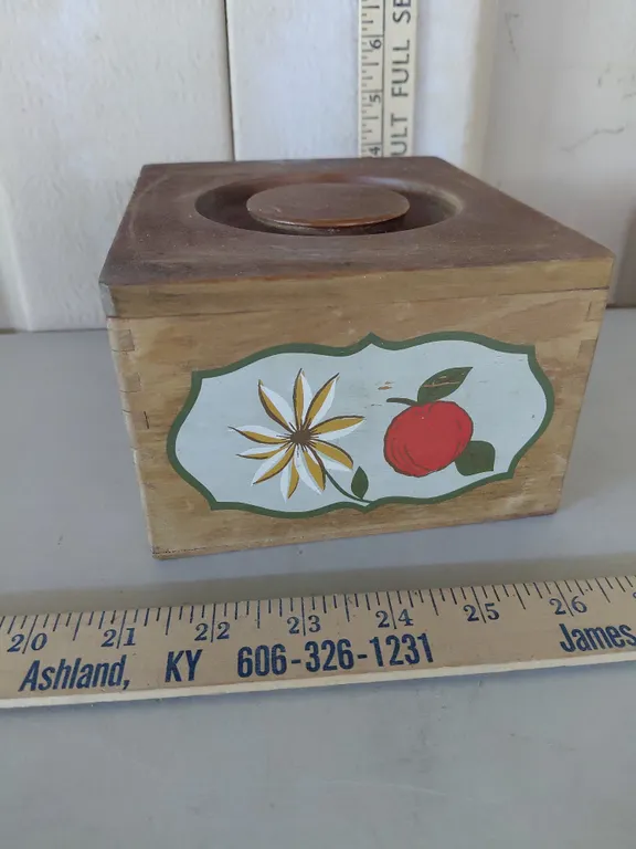 Woodpecker Products Canister Box W/Lid & Plastic Liner 6.75''X5.75''X3.75'' One Side Wood Is Split