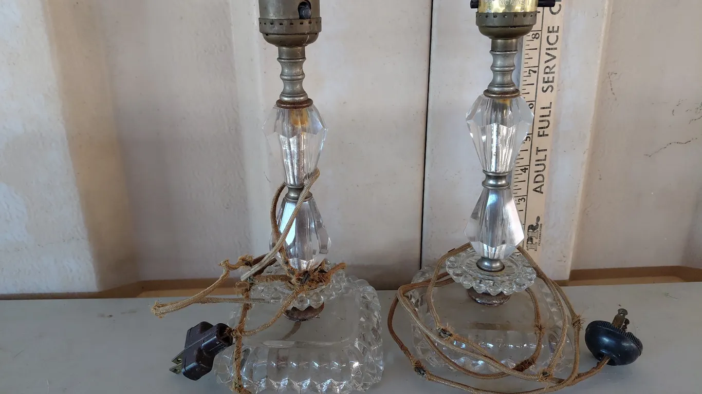 Pair Of Vintage Clear Glass Lamps 4.5''X10'' Cords Need Replaced