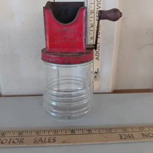 Vintage Hazel Atlas Metco Food Grater 5''X7.5''