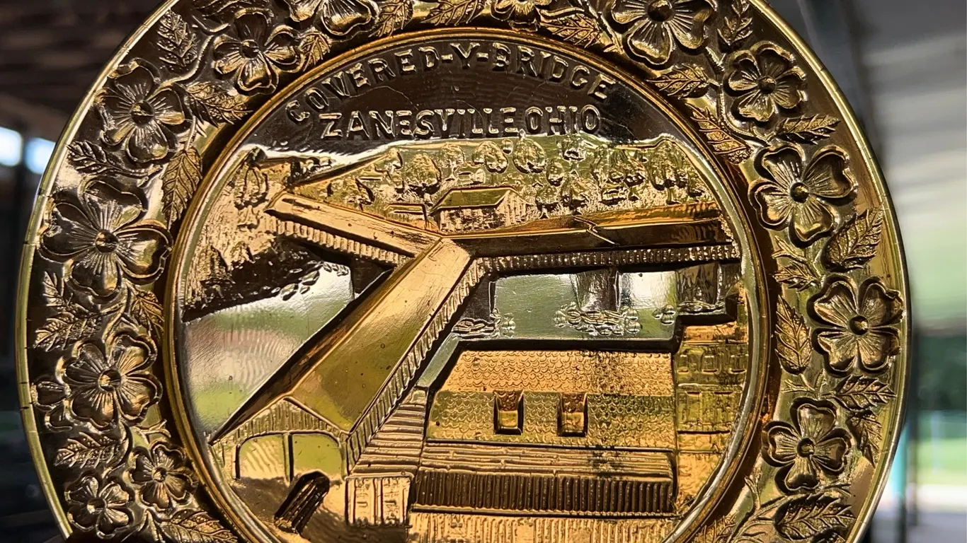 Vintage Imperial Glass Amber Plate Zanesville, Ohio Covered-Y-Bridge 1932-1900