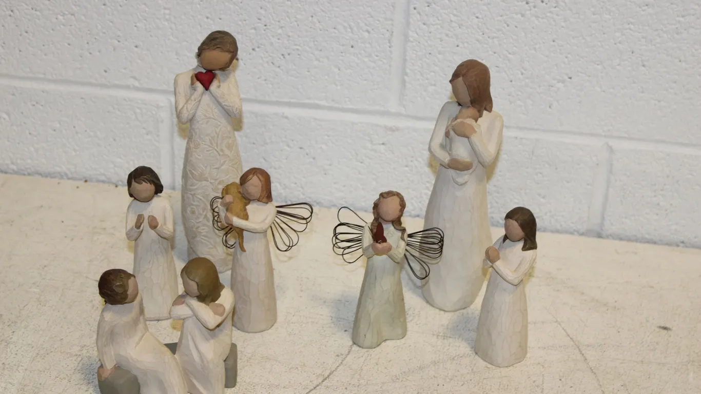 Willow Tree Figures