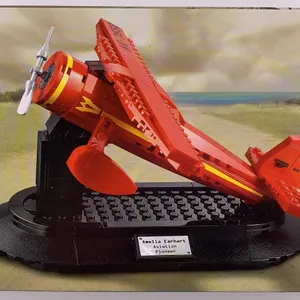 LEGO Amelia Earhart Tribute 40450 (2021)