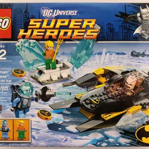 LEGO DC Universe Super Heroes Arctic Batman vs. Mr. Freeze: Aquaman on Ice 76000 (2013)