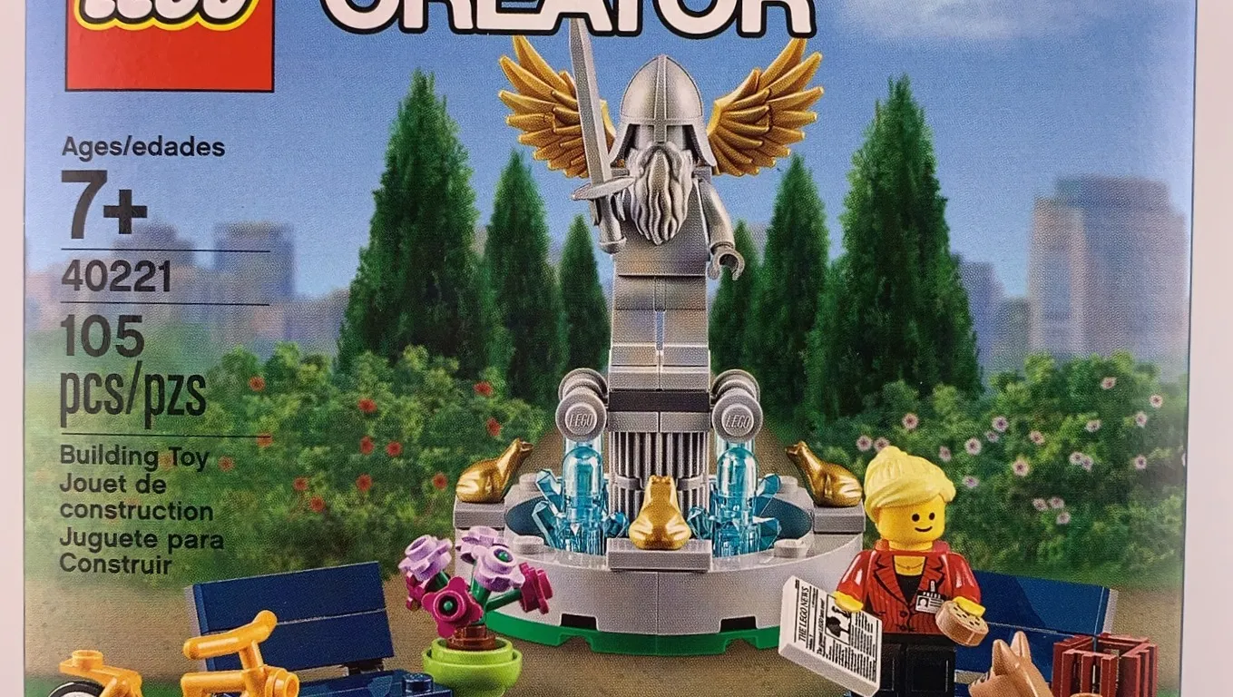 LEGO Creator Fountain 40221 (2018)