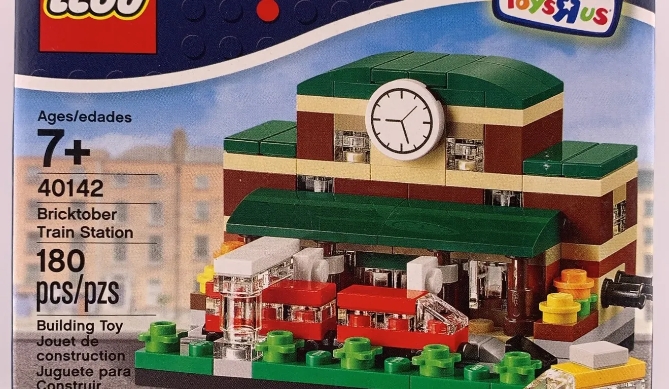 LEGO Bricktober Train Station 40142 (2015)