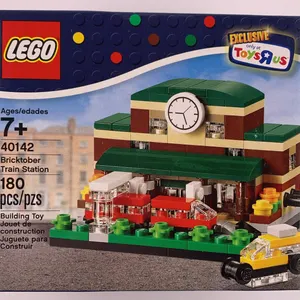 LEGO Bricktober Train Station 40142 (2015)