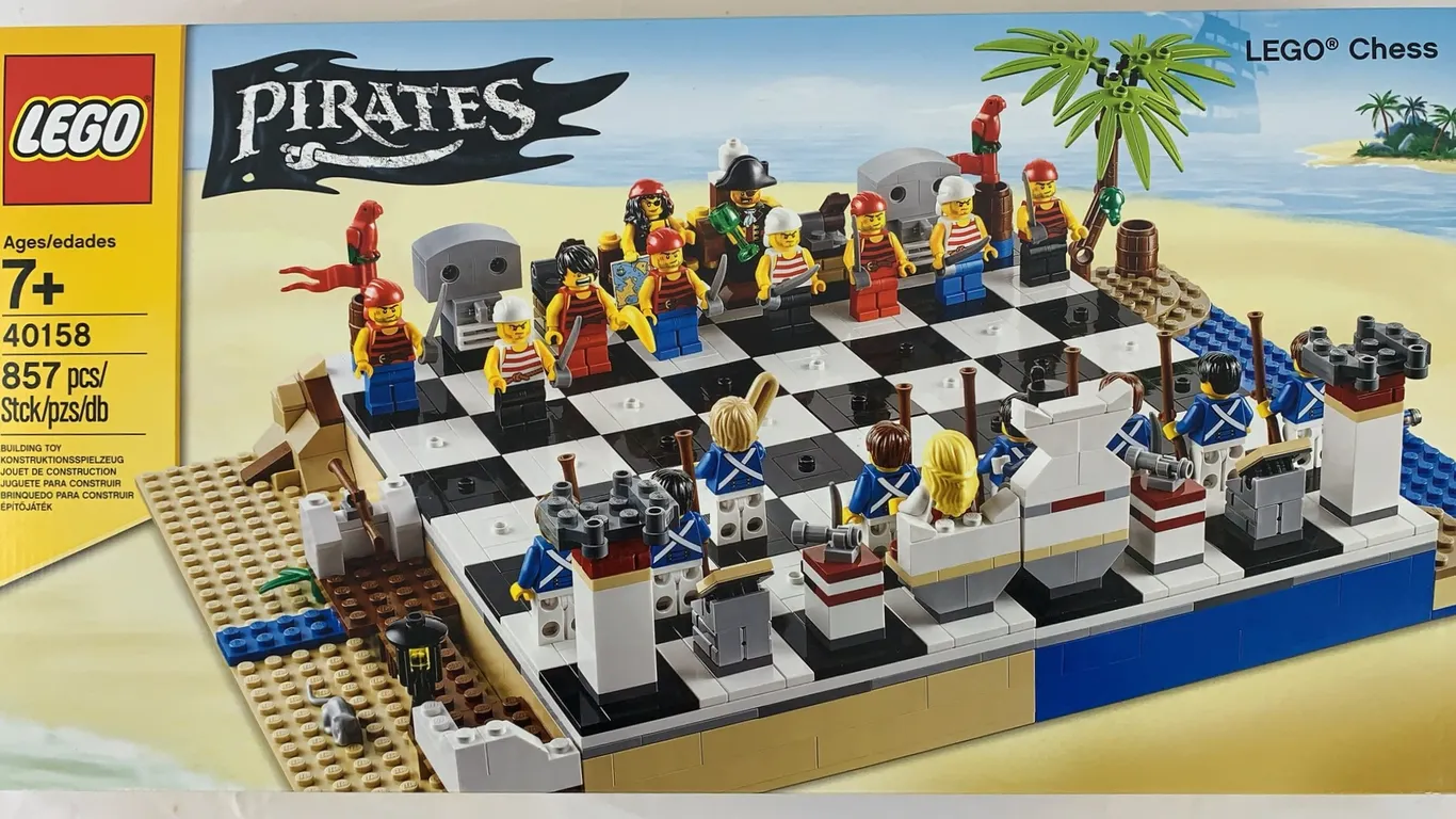 LEGO Pirates Chess Set 40158 (2015)