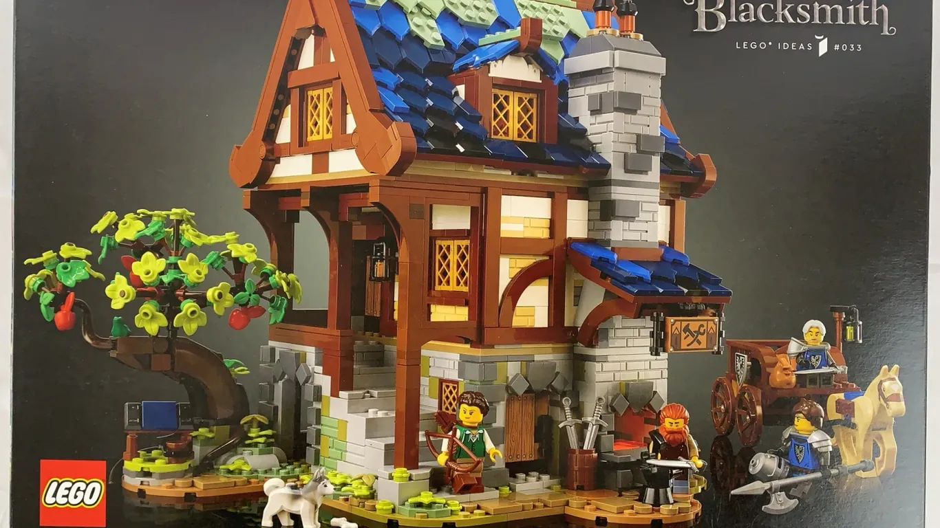 LEGO Ideas Medieval Blacksmith 21325 (2021)