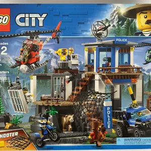 LEGO City Mountain Police Headquarters 60174 (2018)