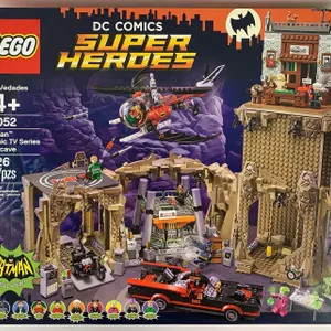 LEGO DC Comics Super Heroes Batman Classic TV Series Batcave 76052 (2016)