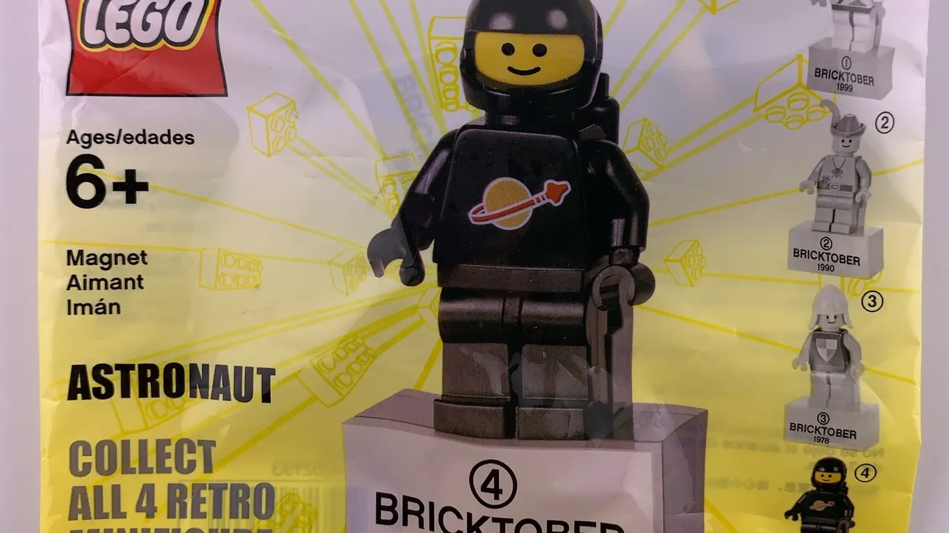 LEGO Bricktober Astronaut Magnet (1984) 2856226 (2011)