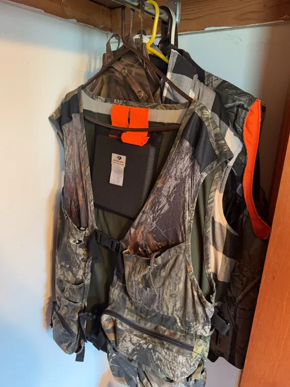 Men's Hunting Gear Outerwear Lot Mossy Oak Filson Cabela's Vests