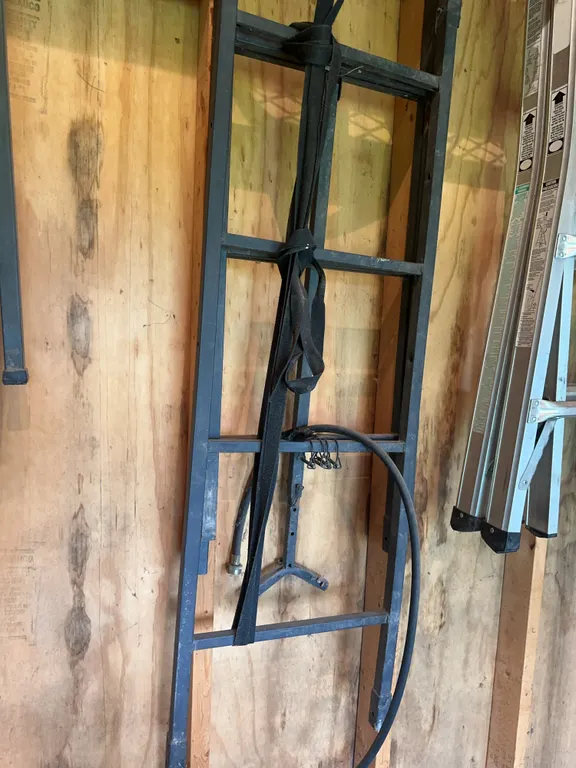 Metal Climbing Ladder Tree Stand with Platform and Securing Straps