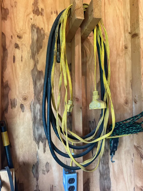 Heavy Duty Extension Cord and Pneumatic Air Hose Lot