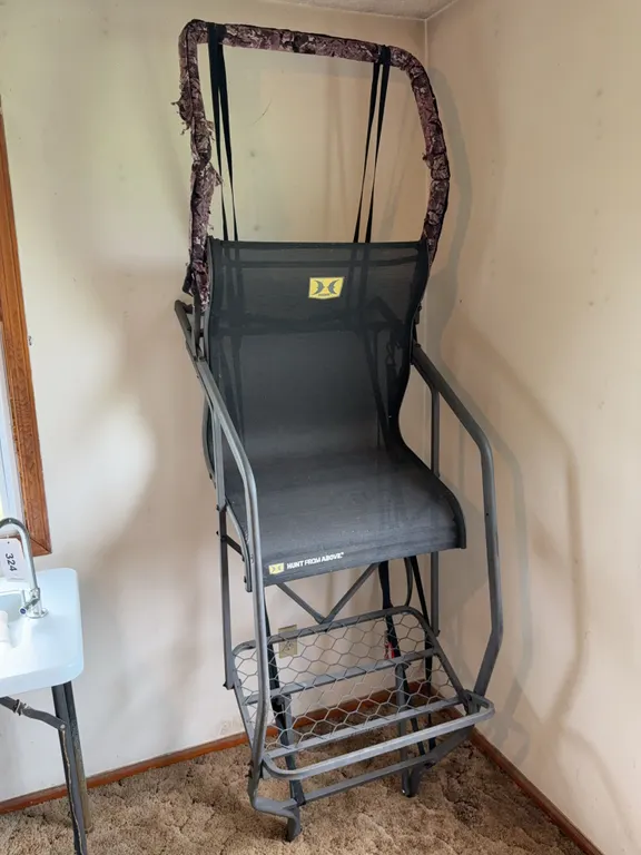 Hawk Hunt From Above Steel Ladder Tree Stand with Mesh Seat