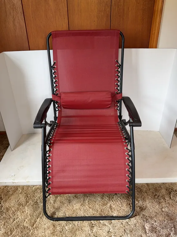 Outdoor Reclining Zero Gravity Lounge Chair With Adjustable Headrest