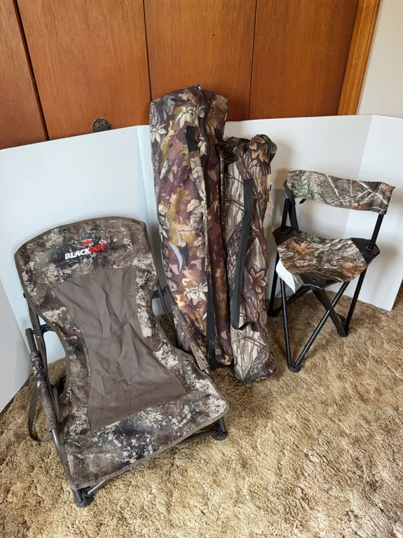 Assorted Camouflage Folding Hunting Chairs Stool and Carrying Cases Lot