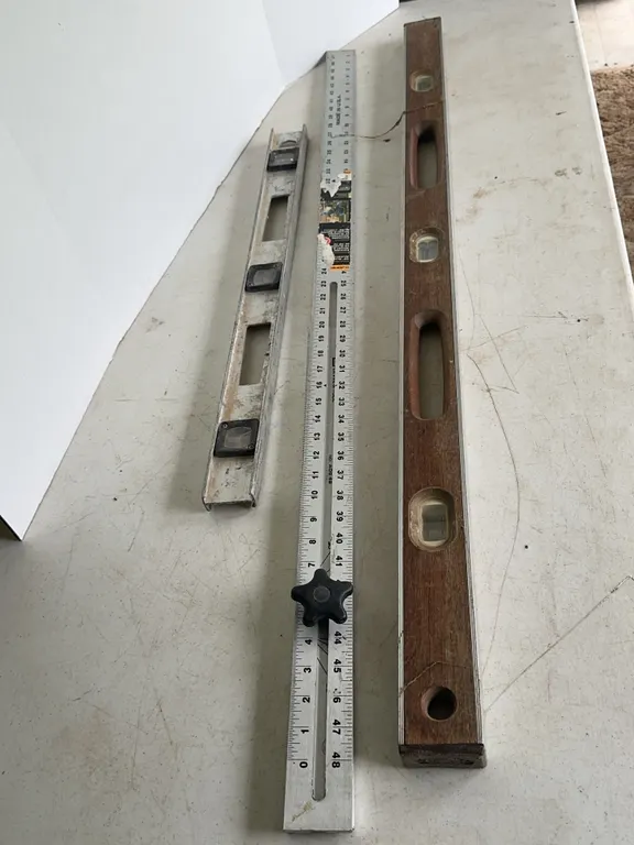 Johnson 48 Inch Aluminum Adjust-A-Square and Level Lot