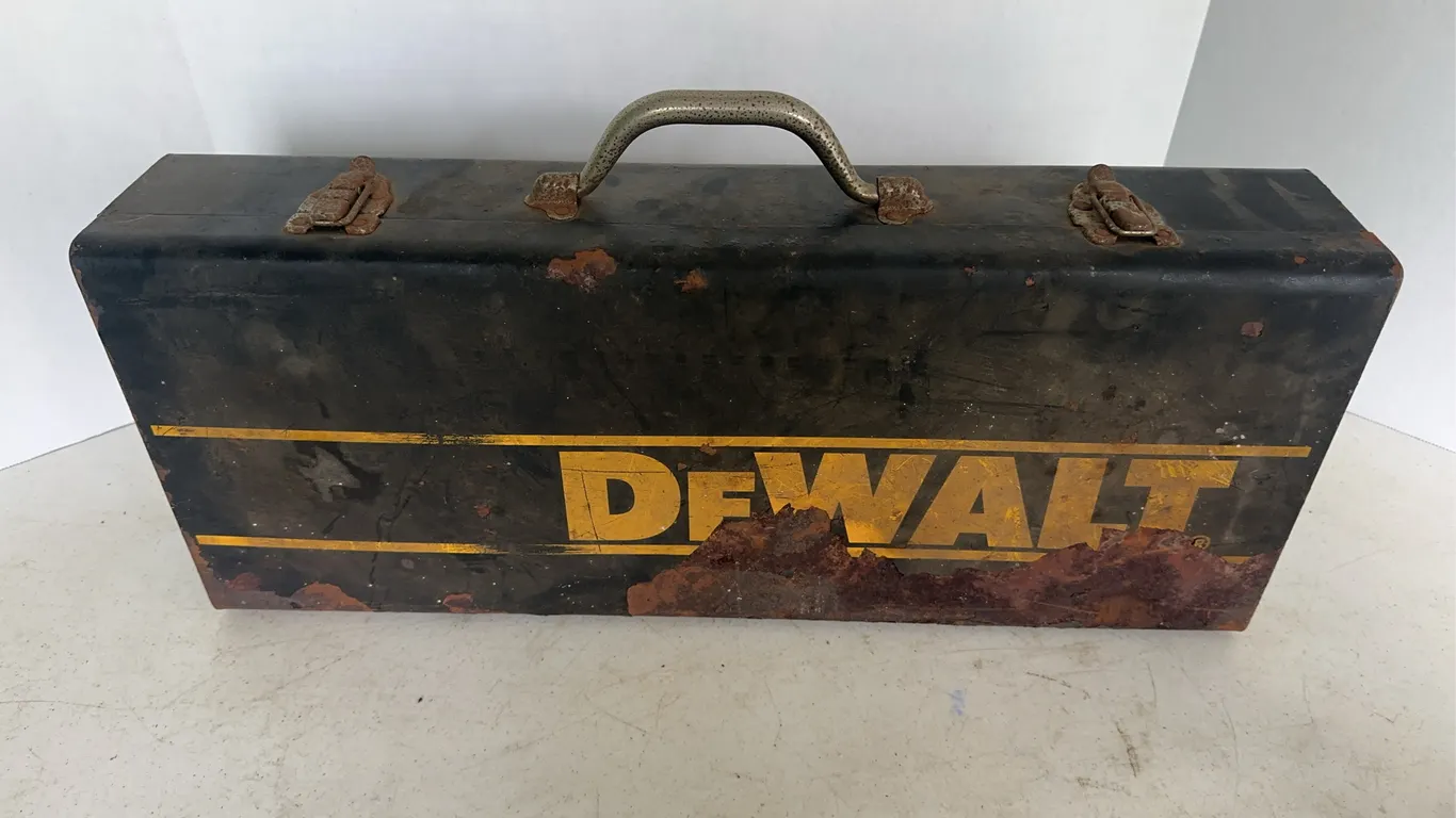 DeWalt DW305 Type 2 Variable Speed Reciprocating Saw with Case