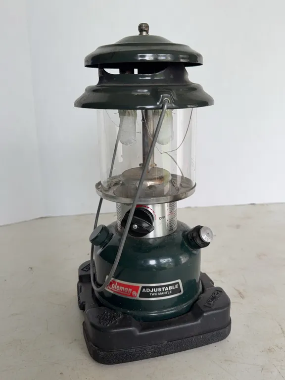 Coleman Adjustable Two Mantle Gas Lantern Model 288 with Hard Case