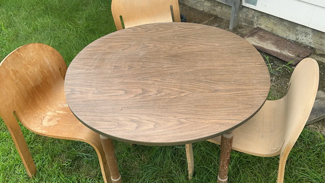 Peter Danko Bent Plywood Bodyform Chairs with Round Table Set
