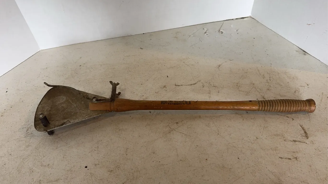 Melco Brownells Wooden Hand Clay Target Thrower Skeet Trap