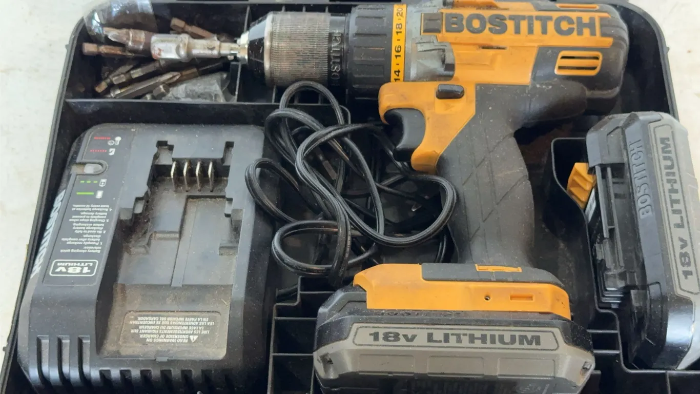 Bostitch BTC400 18V Lithium Cordless 1/2 Inch Drill Driver Kit