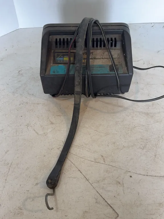 EverStart 10 Amp Fast Charge 12V Marine Deep Cycle Battery Charger
