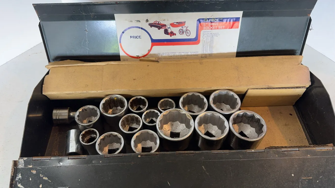 Thorsen 3/4 Inch Drive Socket Set and Frabill Bait Bucket Lot