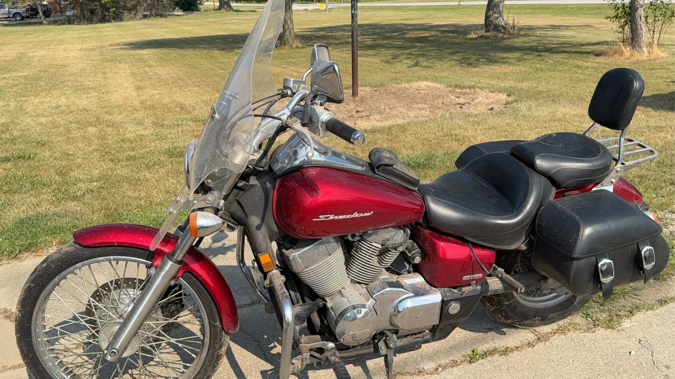 2009 Honda Shadow Spirit VT750C2 Red Cruiser Motorcycle With Saddlebags