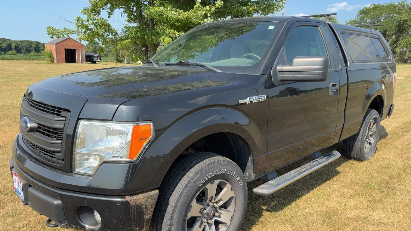 2014 Ford F150 STX 4x4 Pickup Truck Century Truck Cap