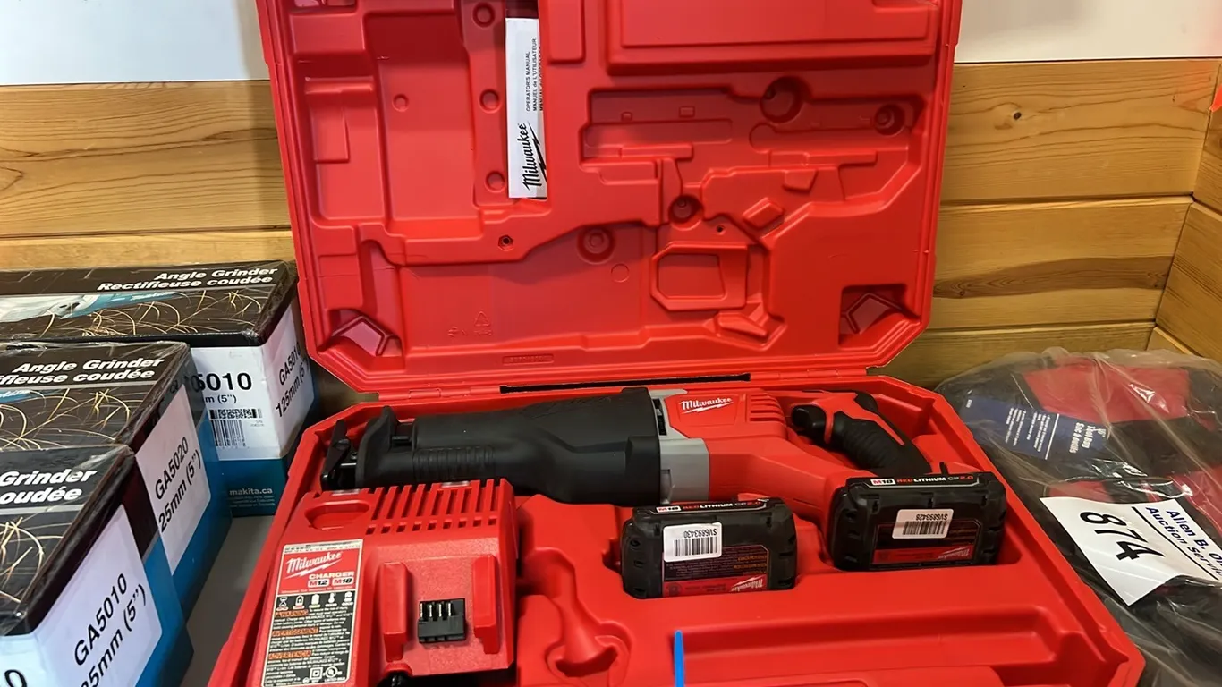 NEW/UNUSED MILAWAUKEE BATTERY POWER M18 SAWZALL