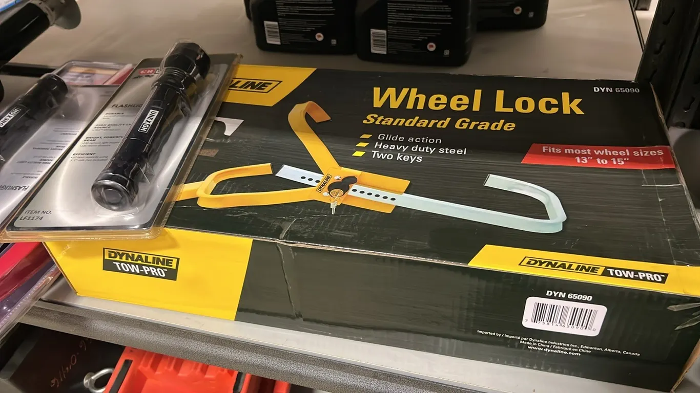 NEW/UNUSED DYNALINE WHEEL LOCK (BOOT) & FLASHLIGHT