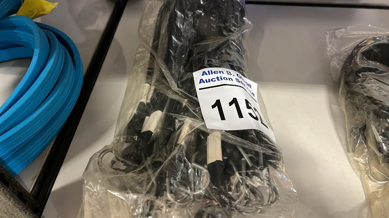 1 BAG - NEW/UNUSED 10"-31" STRAPS