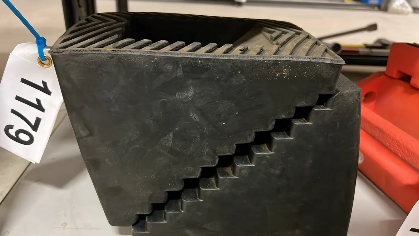 NEW/UNUSED WHEEL CHOCKS