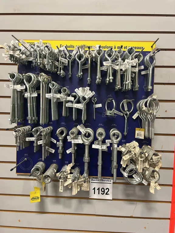 NEW/UNUSED DYNALINE DISPLAY RACK