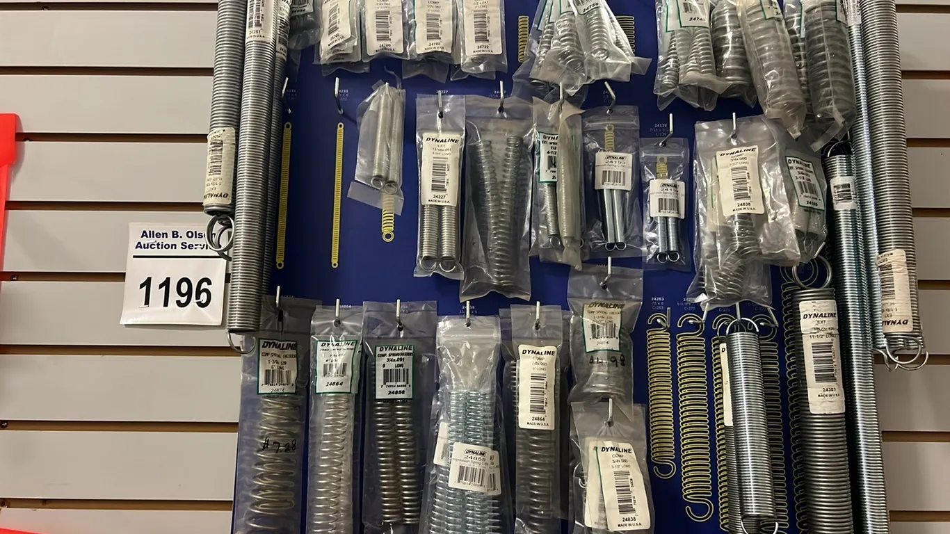NEW/UNUSED DYNALINE DISPLAY RACK