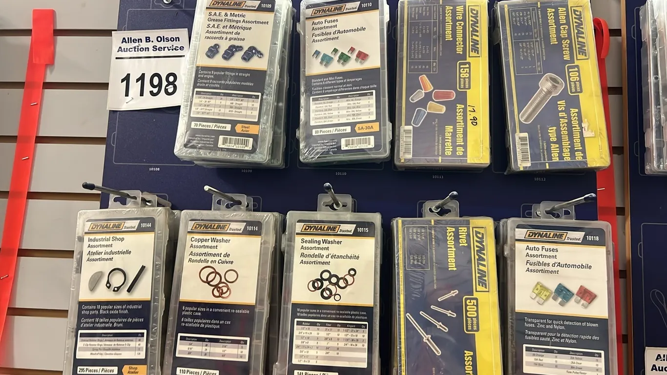 NEW/UNUSED DYNALINE DISPLAY